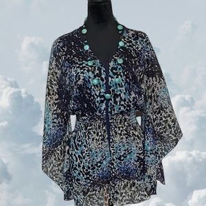 Women's Blouse -Romeo & Juliet Couture -Light/Airy -Tag Size S -Turquoise Print